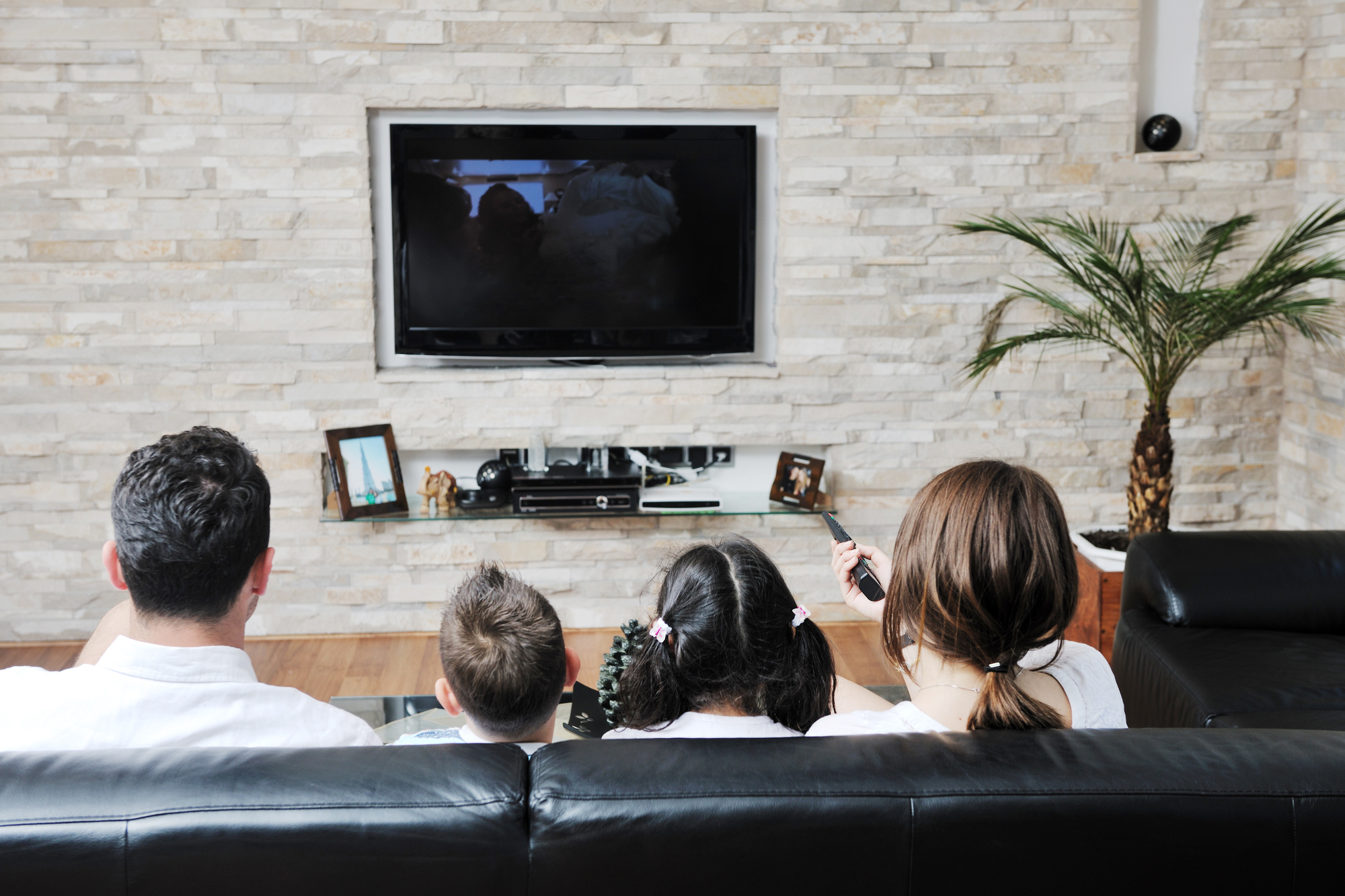 Skip the Cinema: 7 Reasons Why Watching Movies at Home is Way Better